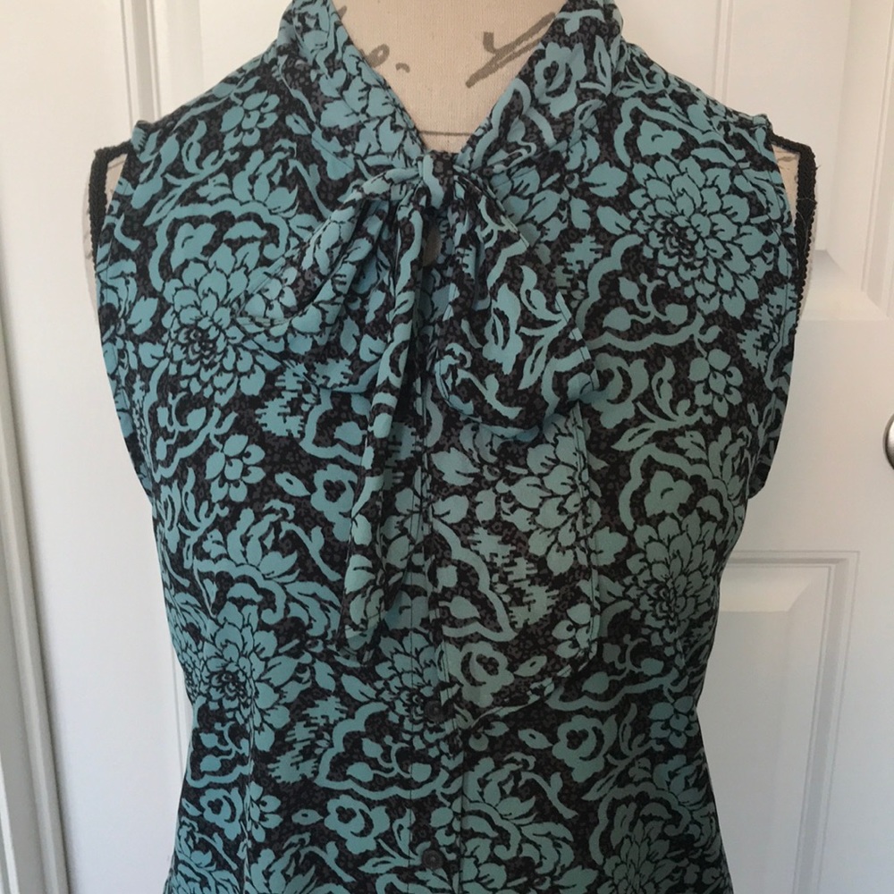 Loft Medium sleeveless blouse
